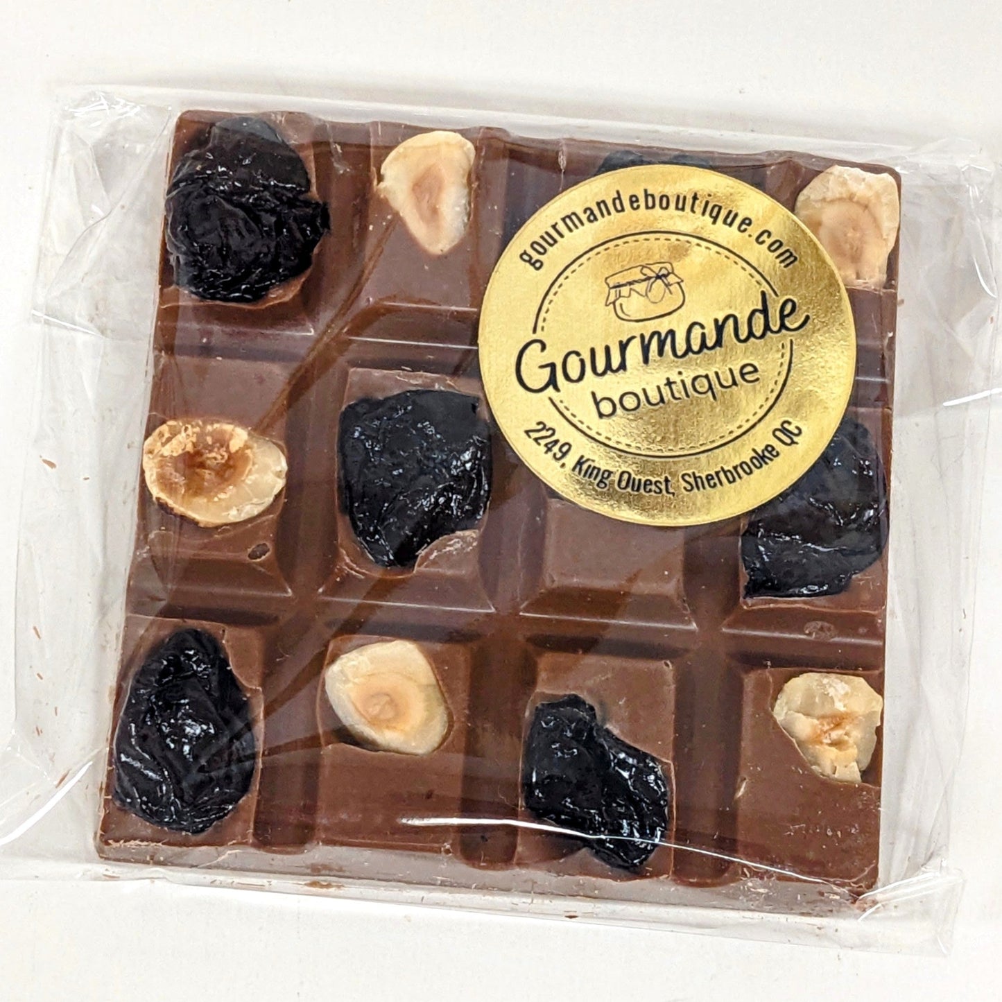 Tablette de chocolat au lait aux griottes et aux noisettes - Exclusivité Gourmande boutique